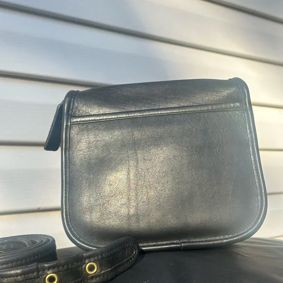 Vintage Coach legacy Small Flap - Picture 4 of 17